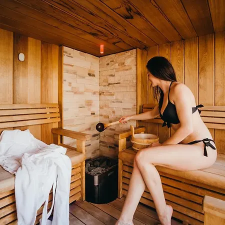 Lagoon Wellness Retreat (adults Only) מלון דירות 3*